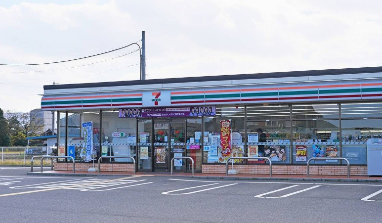 【コンビニエンスストア】セブンイレブン　栗東出庭店まで343ｍ
