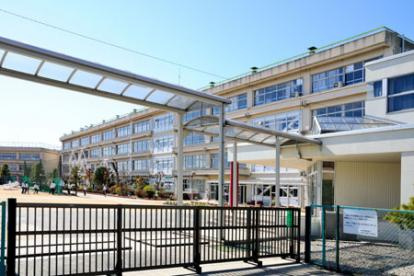 【中学校】柏市立柏第三中学校まで784ｍ