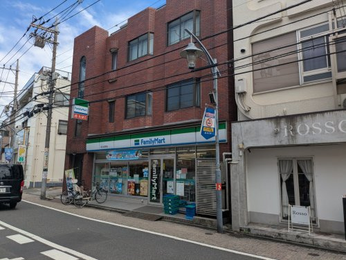 【コンビニエンスストア】ファミリーマート足立五反野店まで450ｍ