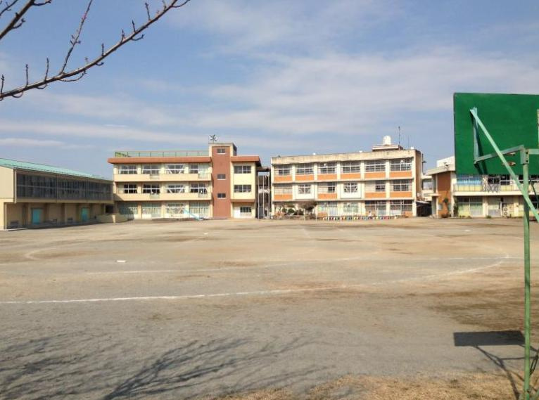 【小学校】鴻巣市立箕田小学校まで1345ｍ
