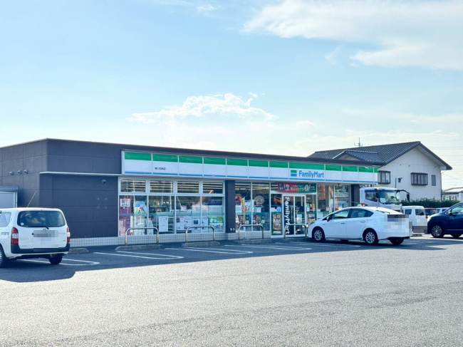 【コンビニエンスストア】ファミリーマート　桶川加納店まで481ｍ