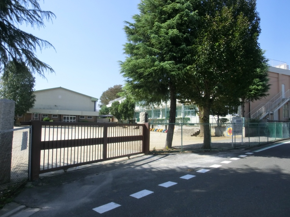 【小学校】新座市立片山小学校まで700ｍ