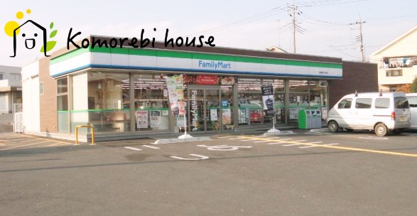 【コンビニエンスストア】ファミリーマート　蓮田黒浜小前店まで902ｍ