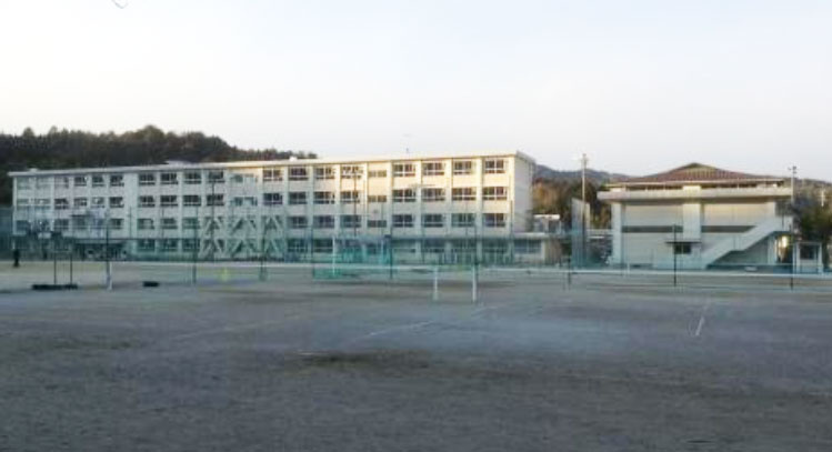 【中学校】岐阜市立岩野田中学校まで961ｍ