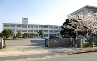 【小学校】重春小学校まで330ｍ