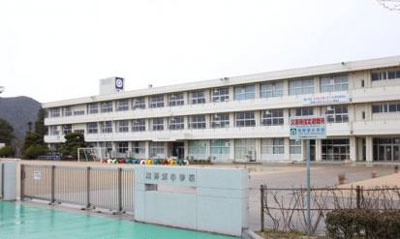 【小学校】滝野東小学校まで860ｍ
