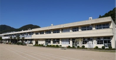 【小学校】芳田小学校まで540ｍ