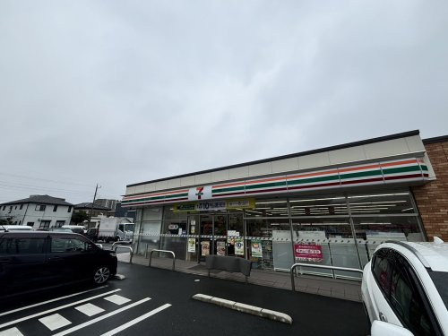【コンビニエンスストア】セブンイレブン上尾春日1丁目店まで353ｍ