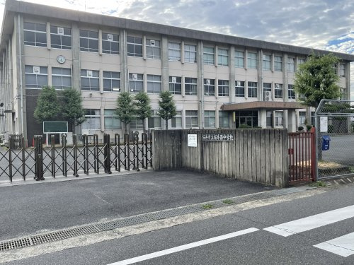 【中学校】桜井市立桜井西中学校まで1228ｍ