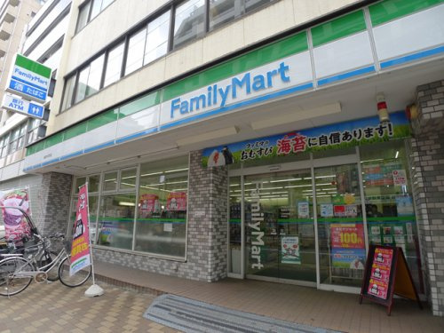 【コンビニエンスストア】ファミリーマート　亀屋赤羽西店まで133ｍ