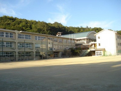 【中学校】尾道市立日比崎中学校まで1202ｍ