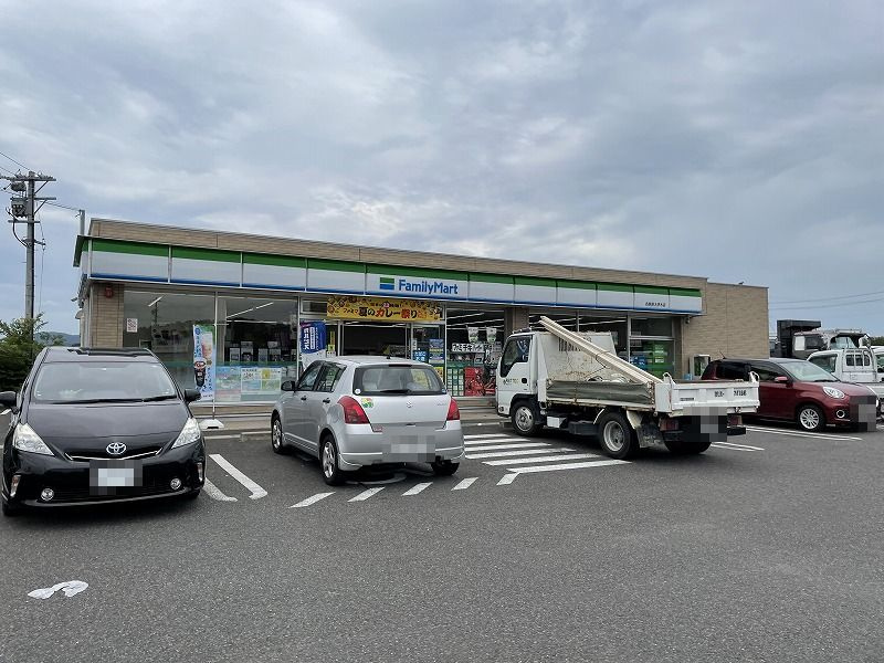 【コンビニエンスストア】ファミリーマート　各務原大伊木店まで530ｍ