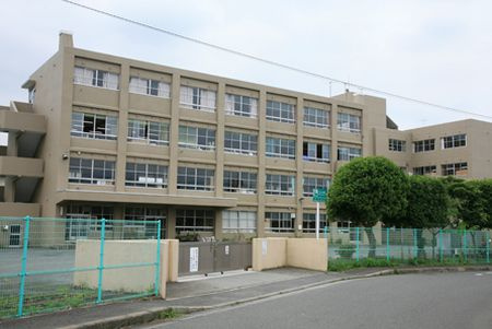 【中学校】厚木市立　林中学校まで374ｍ