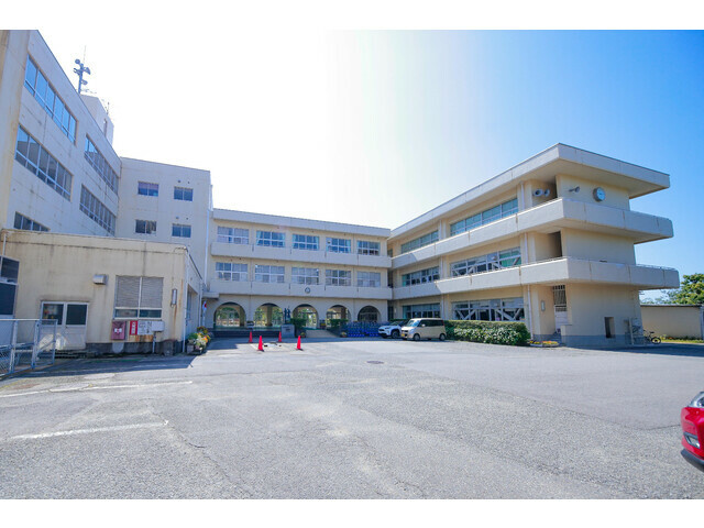 【小学校】長坂台小学校まで692ｍ
