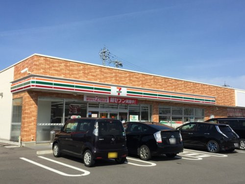 【コンビニエンスストア】セブン‐イレブン　野々市上林4丁目店まで802ｍ