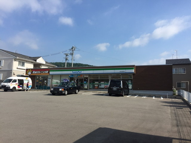 【コンビニエンスストア】ファミリーマート　金沢伏見新町店まで348ｍ