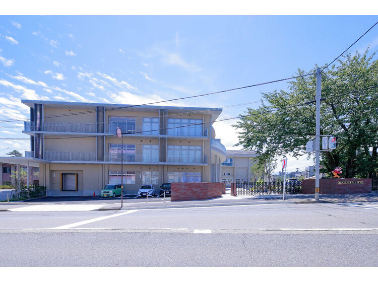 【小学校】金沢市立犀桜小学校まで517ｍ