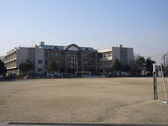 【小学校】桜井小学校まで750ｍ