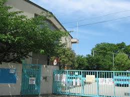 【小学校】枚方市立枚方小学校まで1049ｍ