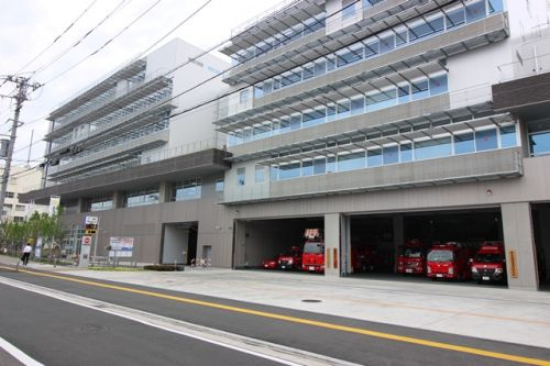【市役所・区役所】港南区役所新庁舎まで933ｍ