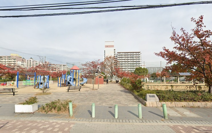 【公園】喜連西中央公園まで190ｍ