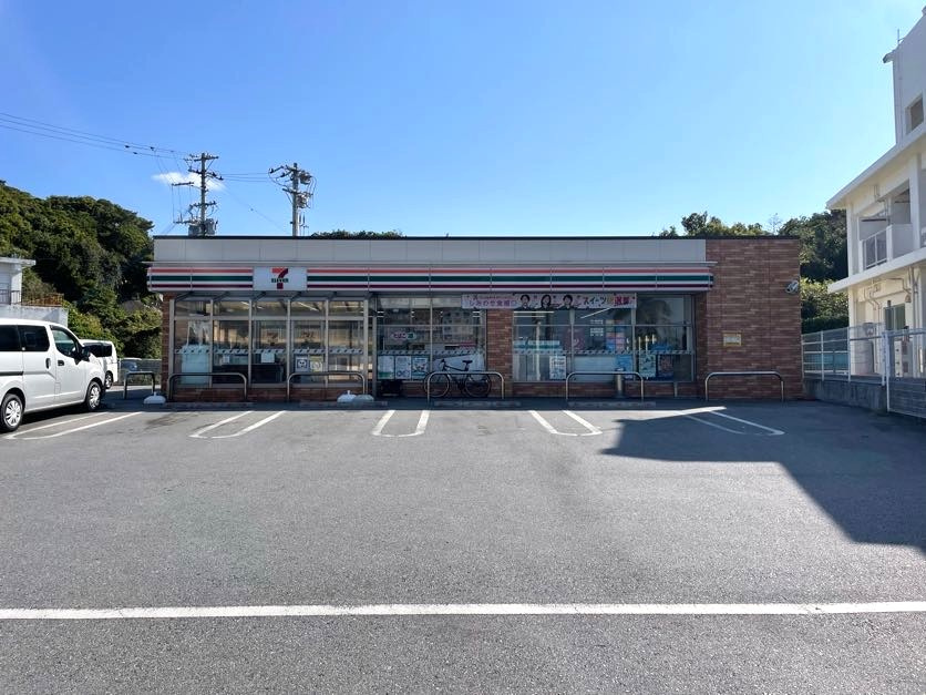 【コンビニエンスストア】セブンイレブン　恩納前兼久店まで2100ｍ
