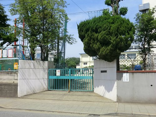 【小学校】世田谷区立代沢小学校まで493ｍ