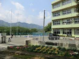 【小学校】上荻野小学校まで691ｍ
