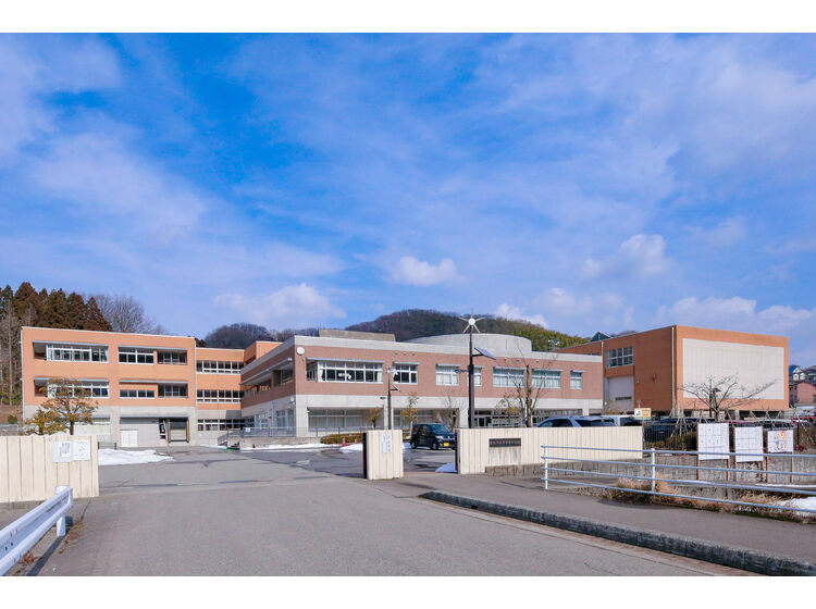 【小学校】夕日寺小学校まで625ｍ