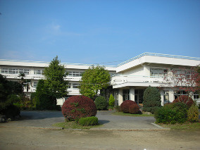 【中学校】岡部中学校まで1451ｍ