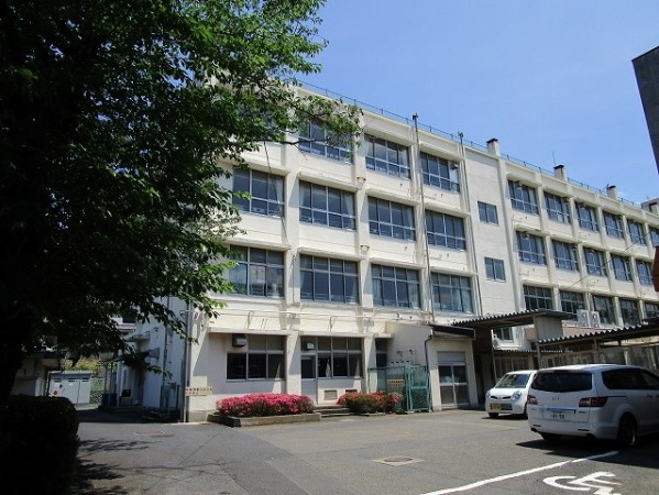 【小学校】由木中央小学校まで1169ｍ