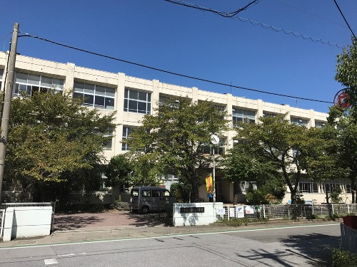 【小学校】彦根市立金城小学校まで880ｍ