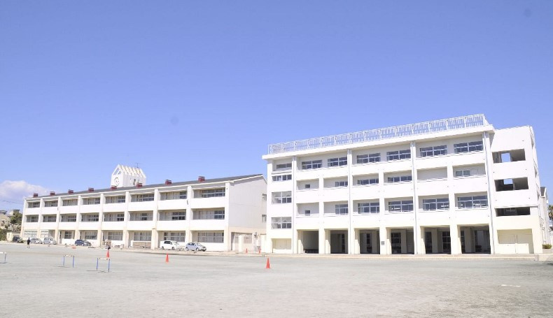 【中学校】湘洋中学校まで1413ｍ