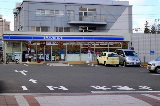 【コンビニエンスストア】ローソン　厚木緑ヶ丘二丁目店まで375ｍ