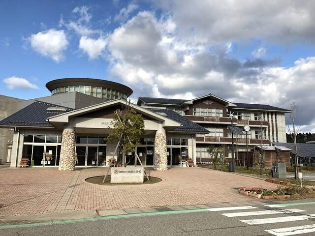 【小学校】津幡小学校まで1538ｍ