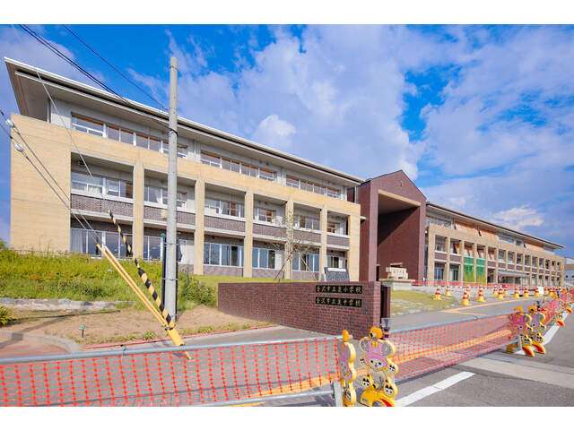 【中学校】泉中学校まで1258ｍ