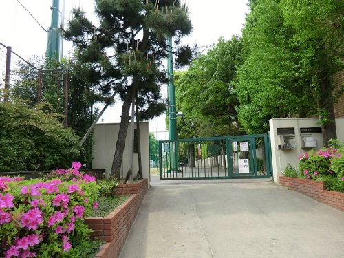 【中学校】渋谷区立松濤中学校まで1409ｍ