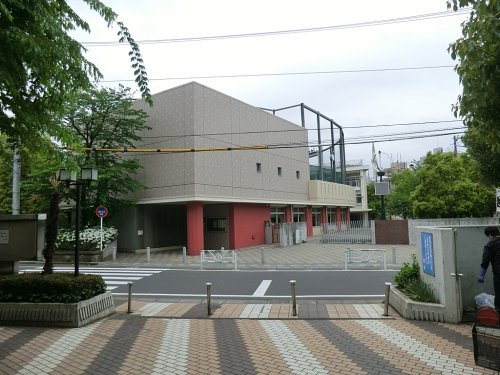 【中学校】渋谷区立上原中学校まで451ｍ