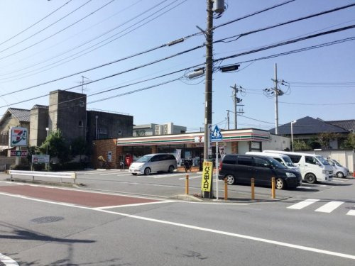 【コンビニエンスストア】セブンイレブン藤沢鵠沼海岸5丁目店まで166ｍ