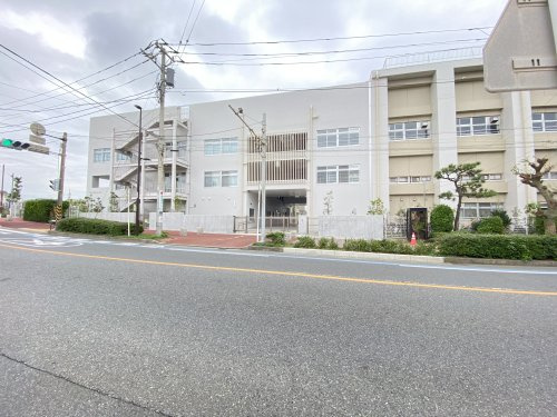 【小学校】藤沢市立鵠南小学校まで473ｍ