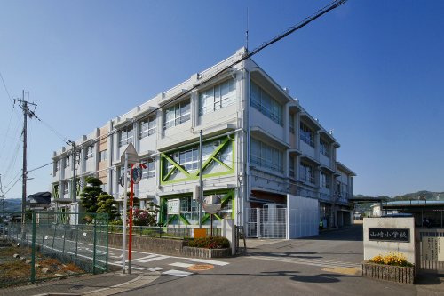 【小学校】山崎小学校まで1393ｍ