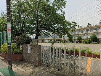 【小学校】四街道市立山梨小学校まで827ｍ