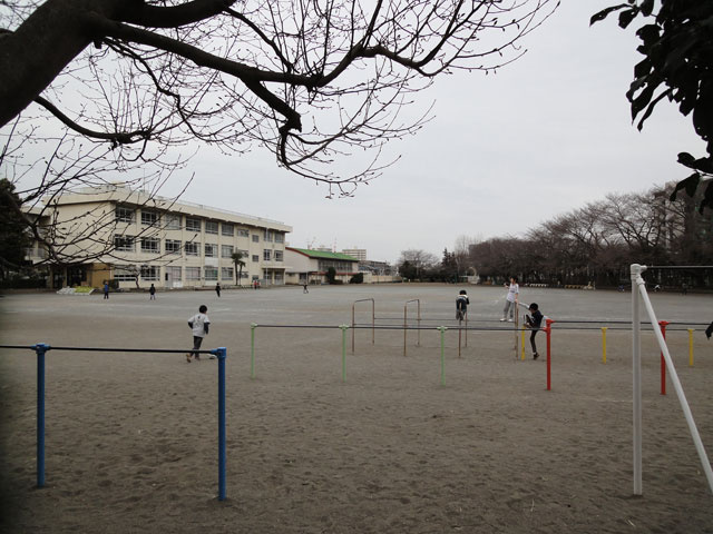 【小学校】鶴の台小学校まで280ｍ