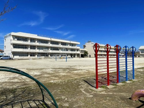 【小学校】南桜井小学校まで550ｍ