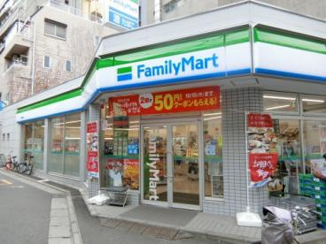 【コンビニエンスストア】ファミリーマート　中野桃園店まで207ｍ