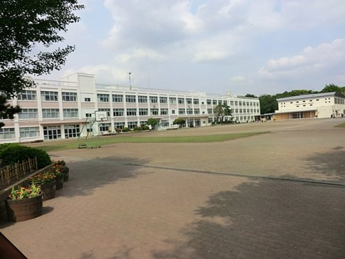 【小学校】大和市立深見小学校まで400ｍ