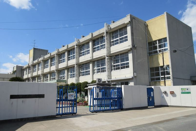 【小学校】枚方市立藤阪小学校まで674ｍ