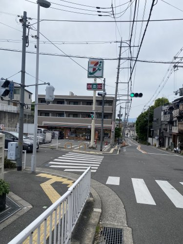 【コンビニエンスストア】セブンイレブン　枚方東中振2丁目店まで601ｍ