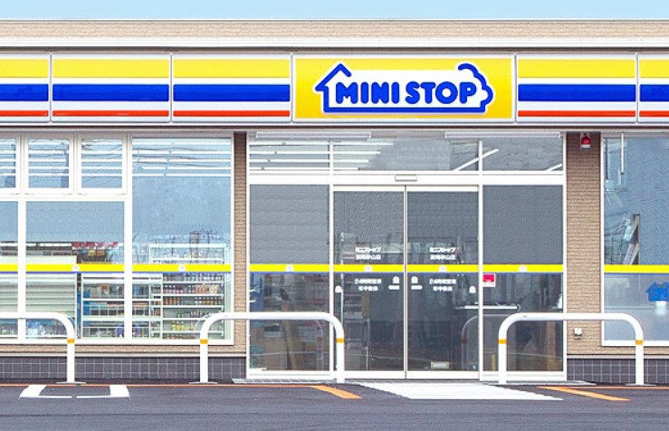 【コンビニエンスストア】ミニストップ　足立竹の塚7丁目店まで243ｍ
