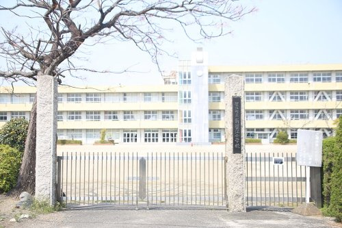 【小学校】蟹江町立新蟹江小学校まで1631ｍ